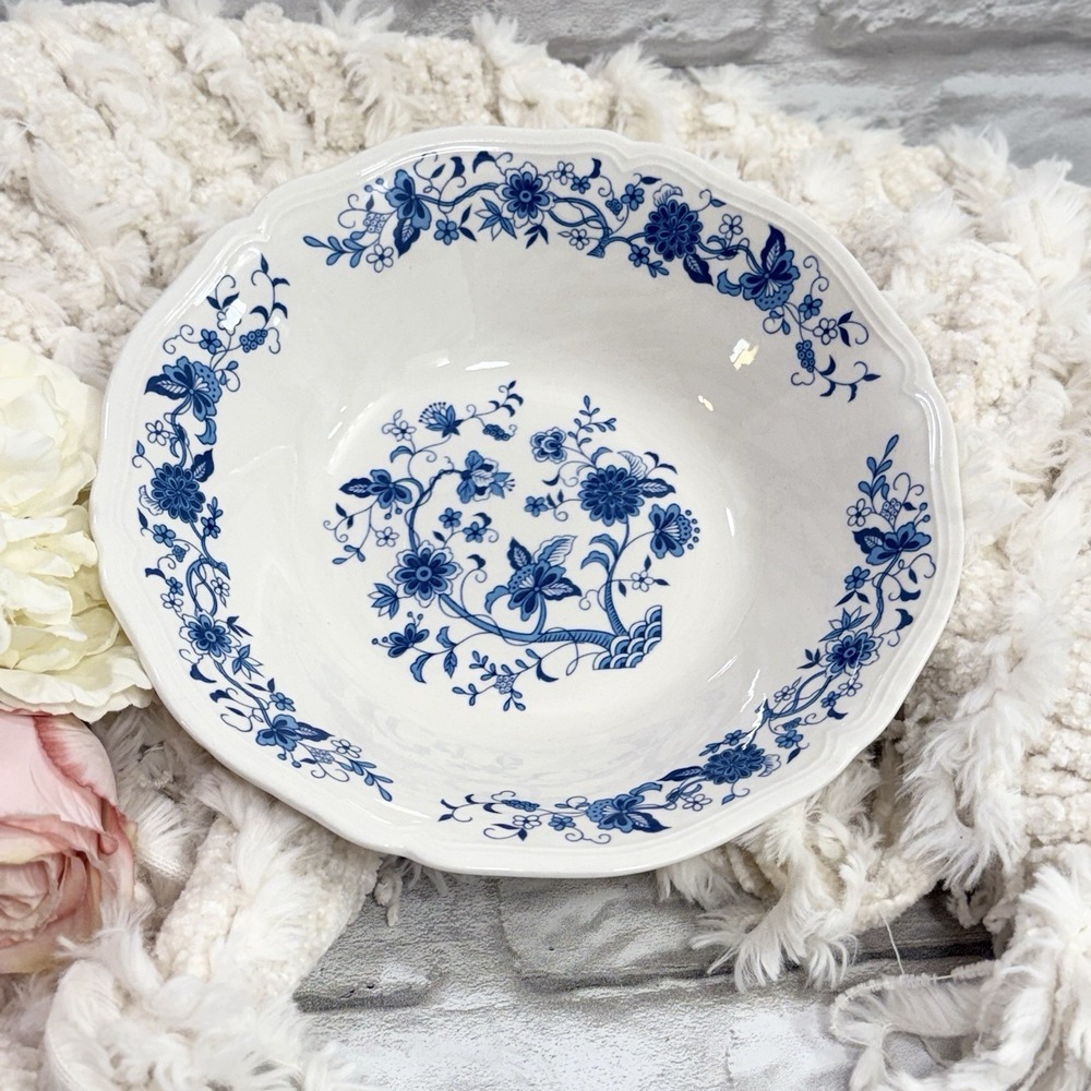 Vtg Hankook Fancy Serving Bowl Blue Onion Flowers Ivory Scallop Leaves Floral 9"